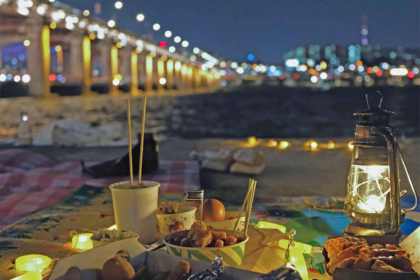 Picture 2 for Activity Seoul: Han River Guided Night Cruise and Hangang Park Picnic