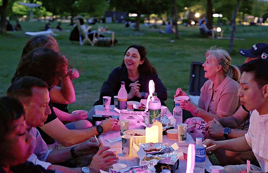 Seoul Han River Night Tour: Picnic, Games & Moonlight Cruise
