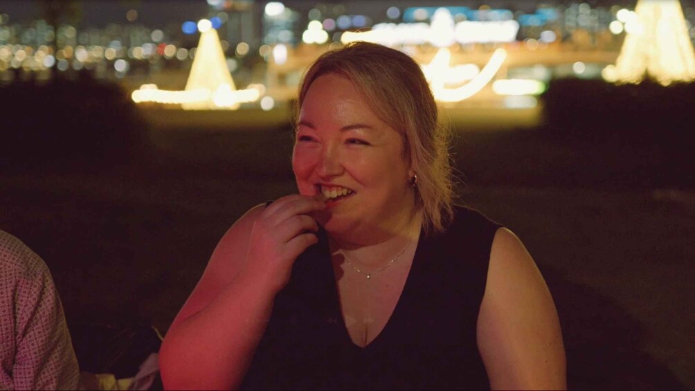 Picture 3 for Activity Seoul: Han River Guided Night Cruise and Hangang Park Picnic