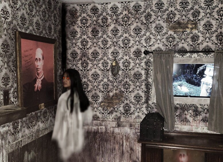 Northfield, NJ: Poltergeist Live Escape Room Experience