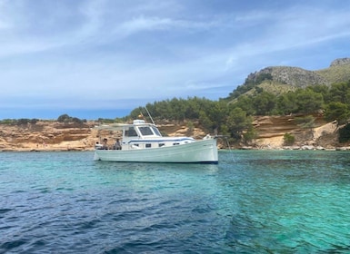 Alcudia: Tradisjonell trebåttur med snorkling