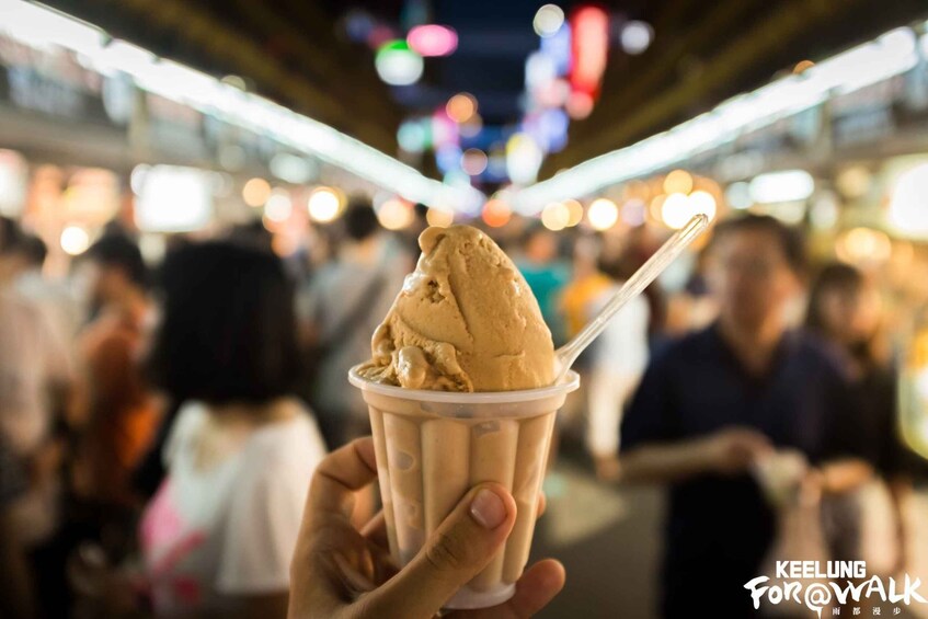 Picture 1 for Activity Keelung: Night Market Food Tour to Explore Culinary Delights