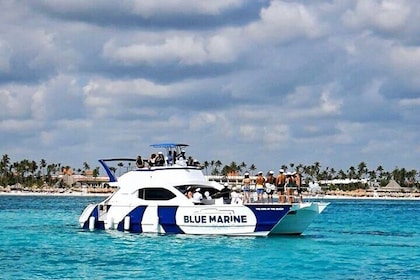 Party Boat - Private groups, snorkelling - Open Bar.