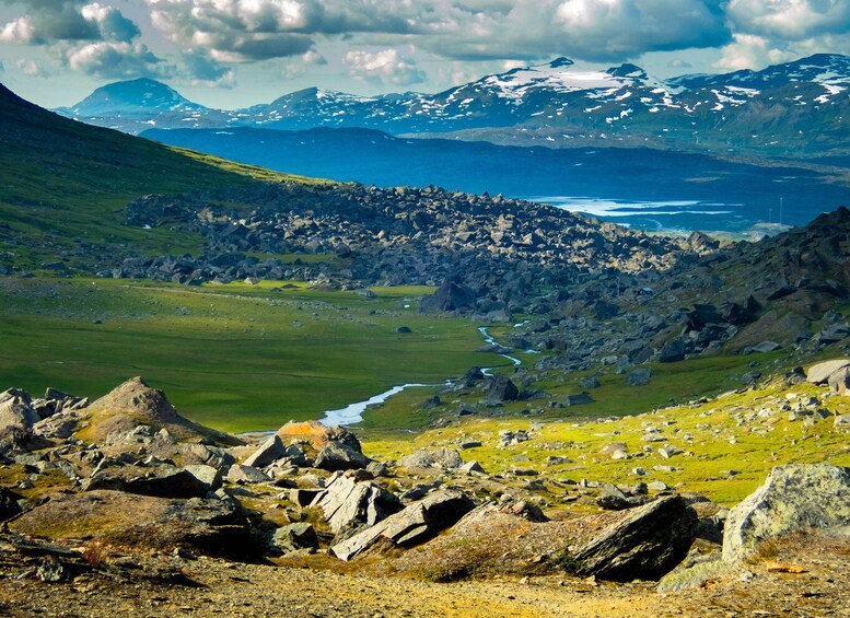 From Abisko: Kärkevagge Valley & Trollsjön Lake Guided Tour