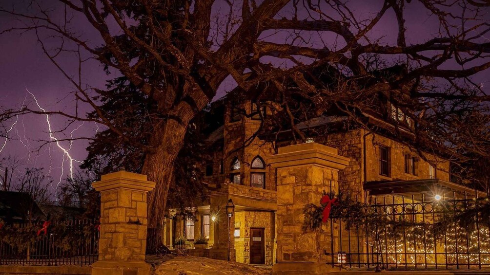 Picture 2 for Activity St. Paul: Mansions of Mystery Twin Cities Ghost Walking Tour