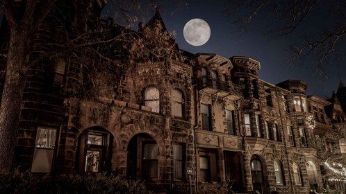 St. Paul: Twin Cities Haunts Ghost Walking Tour