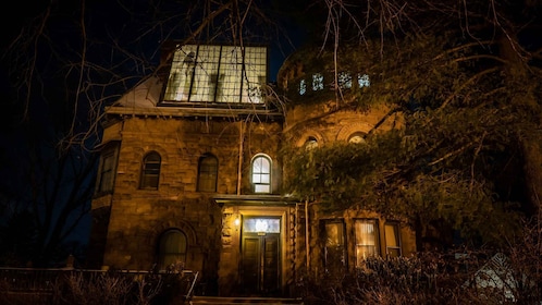 St. Paul: Mansions of Mystery Twin Cities Ghost Walking Tour