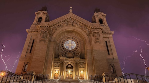 St. Paul: Twin Cities Haunts Ghost Walking Tour