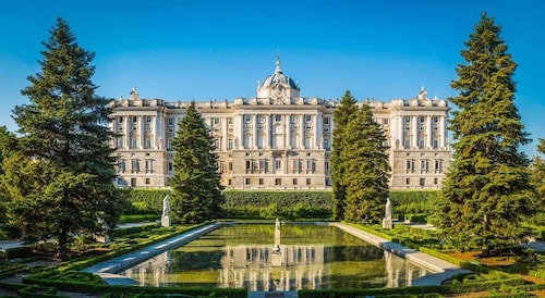 Madrid Royal Palace & Prado Museum + hotel pick-up & tickets