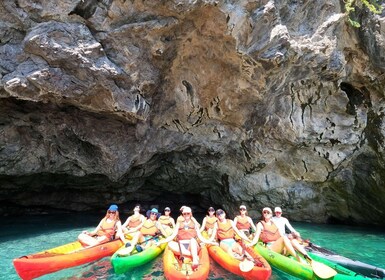 Amalfi: Excursión en kayak y snorkel, cuevas marinas y arcos naturales