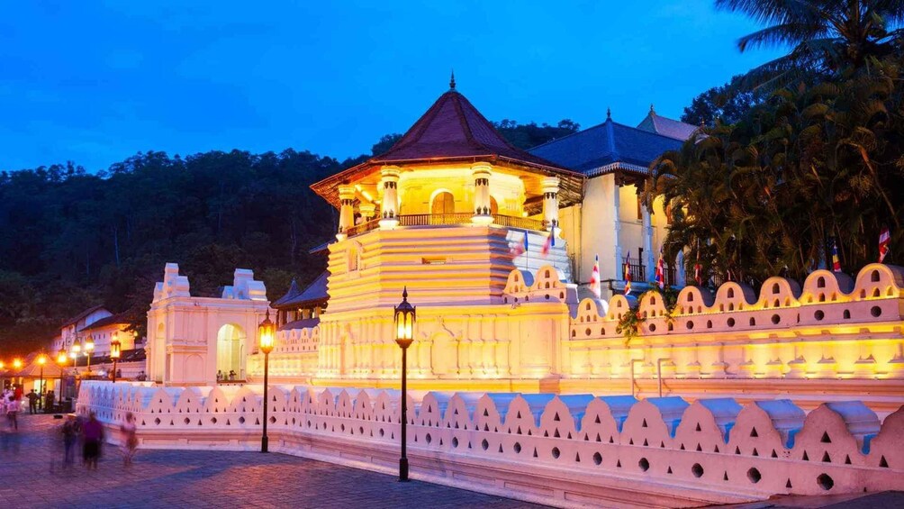 Kandy Private City Tour With Local Guide