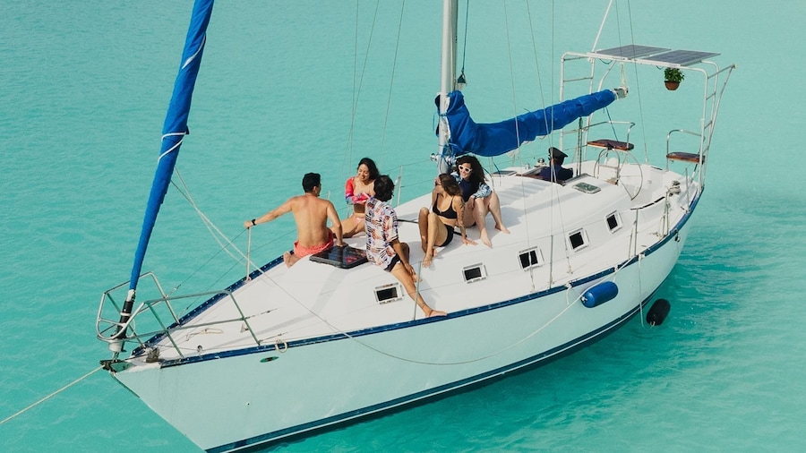 Bacalar Lagoon Sailing Tour with Open Bar and Mexican Lunch