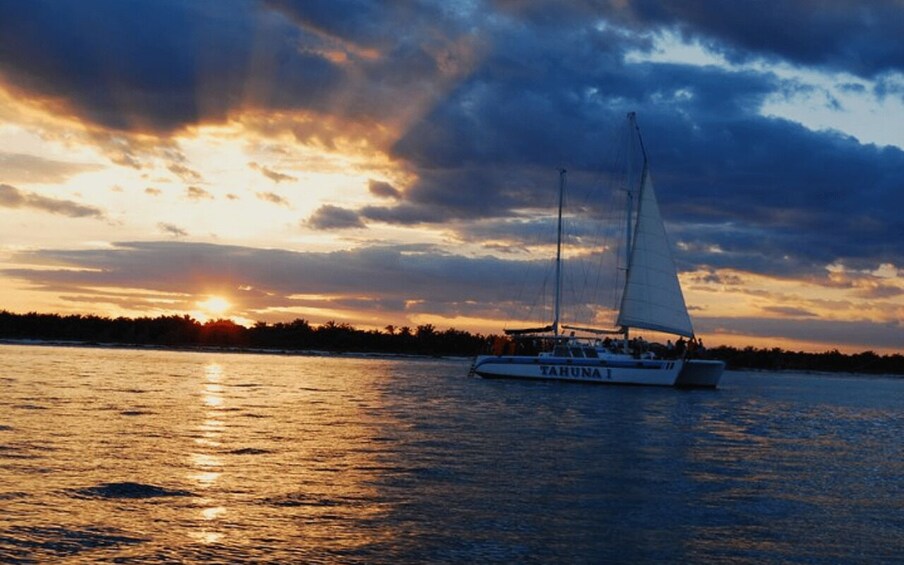 Picture 3 for Activity Private Romantic Sailing Sunset Experience