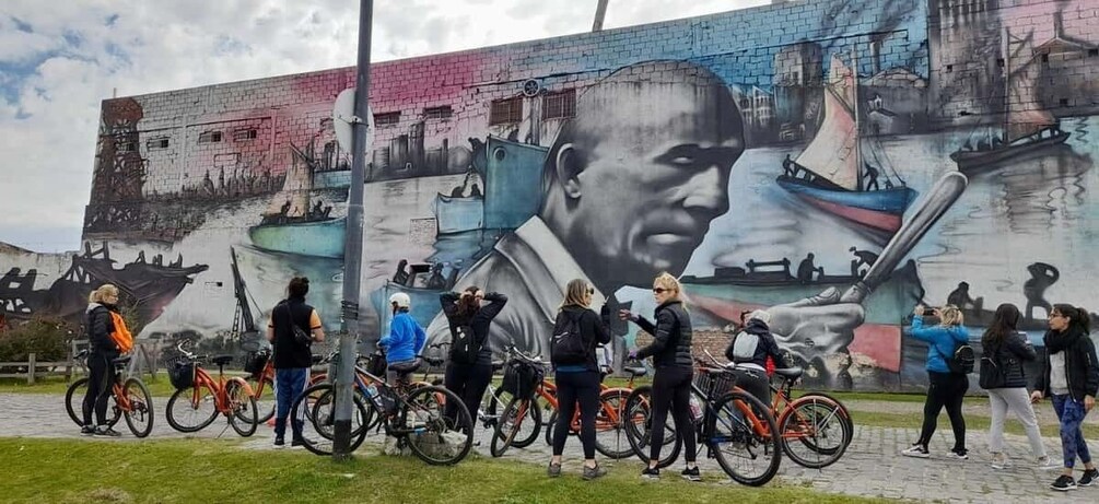 Picture 2 for Activity Bike Tour: Urban Art - La Boca / Barracas