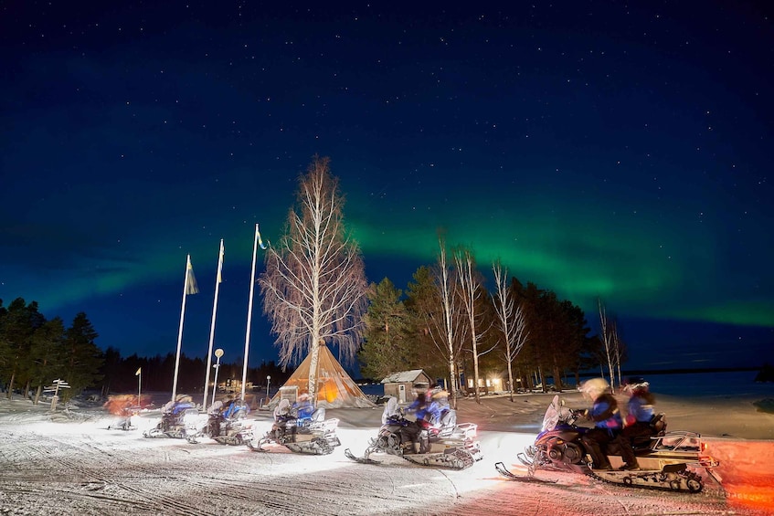 Luleå : Northern lights snowmobile tour