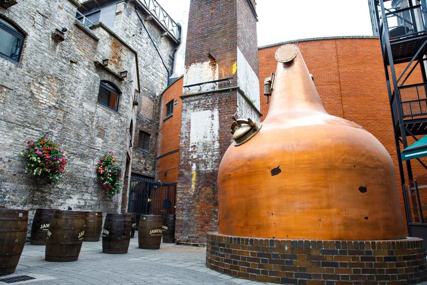 Picture 6 for Activity Dublin Temple Bar Tour with Jameson Distillery Whiskey Tour