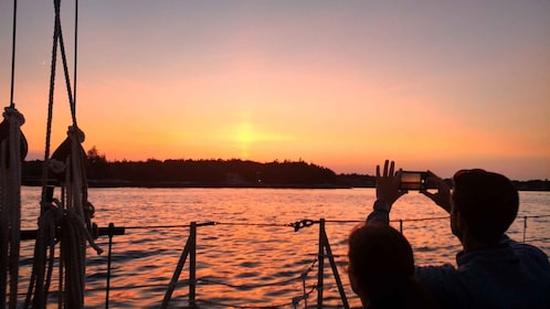 Boothbay Harbor: Sunset Sail to see the Maine Coastline