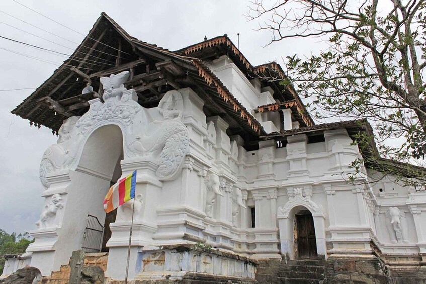 Picture 3 for Activity Temple Triad From Kandy: Embekke, Lankathilaka, Gadaladeniya