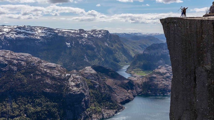 Stavanger: Preikestolen Classic Hike and Side Trail