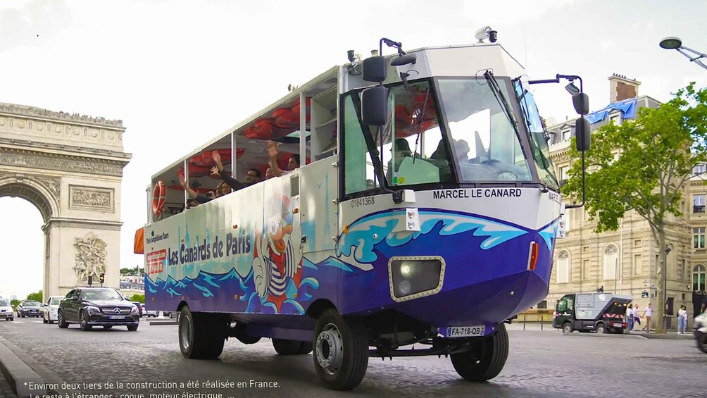 Picture 8 for Activity Paris: City and River Seine Tour on an Amphibious Bus