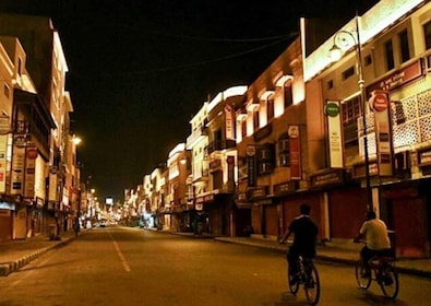 Chandigarh Nightlife Tour with shopping and food tasting