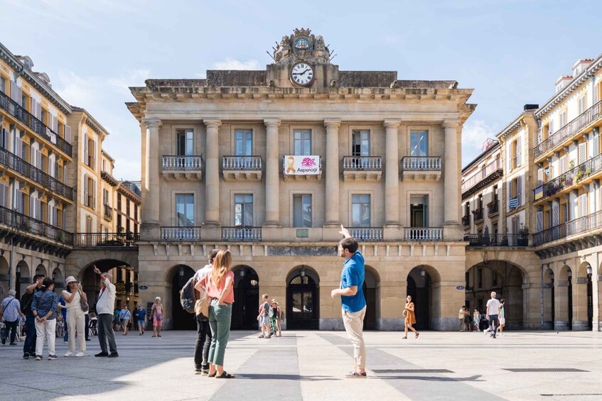 Picture 1 for Activity San Sebastian Aquarium Entry Ticket and City Walking Tour