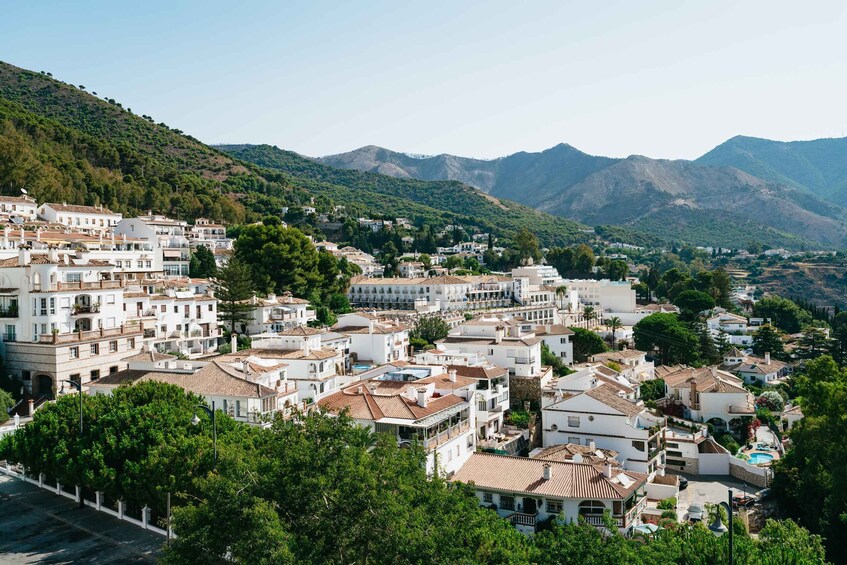 Picture 2 for Activity From Costa del Sol: Mijas, Marbella and Puerto Banús Tour