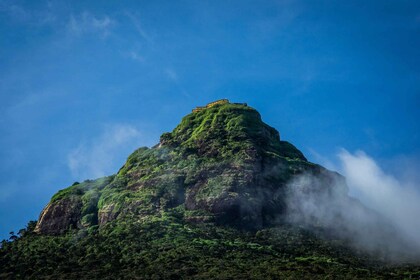 Sacred Sunrise Adventure: Adam’s Peak Day Tour