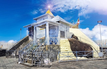 Sacred Sunrise Adventure : Adam’s Peak Day Tour