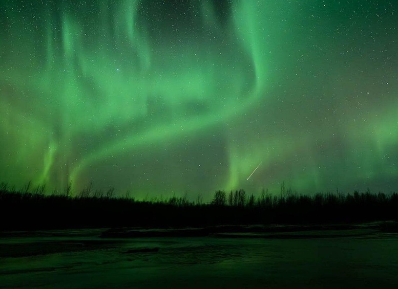 Picture 3 for Activity Anchorage: Aurora Borealis Northern Lights Photography Tour