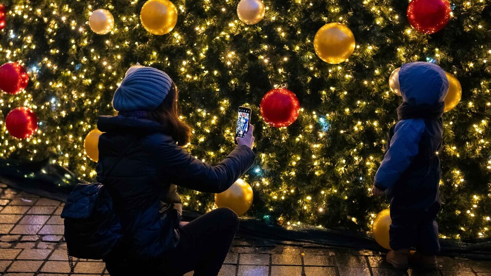 Picture 4 for Activity Salzburg: Christmas Market Magic with a Local