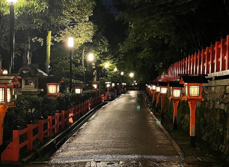 Picture 8 for Activity Kyoto: Gion Geisha District Walking Tour