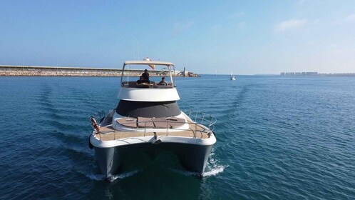 Puerto del Carmen: viaje en catamarán con deportes acuáticos