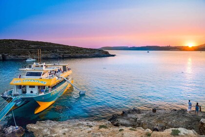 Bugibbasta: Blue Lagoon iltapäiväuinti ja auringonlaskun risteily