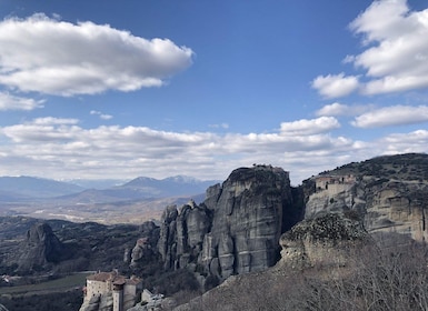 Delphi & Meteora 2-Day Private tour with great Lunch&Drinks