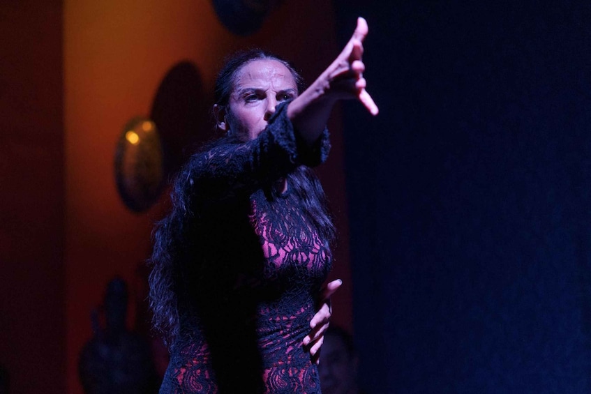 Picture 4 for Activity La Soleá Spectacle: Granada's Elite Flamenco Encounter