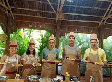 Hoi An: Evening Cooking Class with Locals in Herbs Village