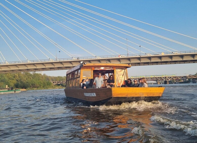 Warsaw: Evening Vistula Cruise with Prosecco