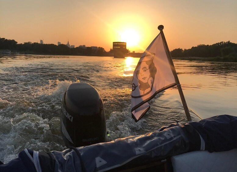 Picture 2 for Activity Warsaw: Evening Vistula Cruise with Prosecco