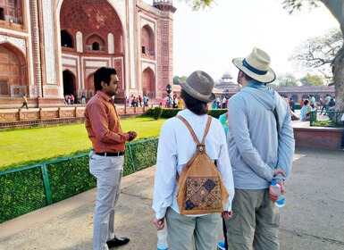 Taj Mahal Tour from Delhi by Car - Skip the Line Access