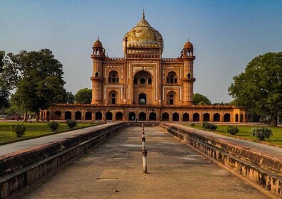 Erlebe eine 2-stündige geführte spirituelle Wanderung durch Delhi