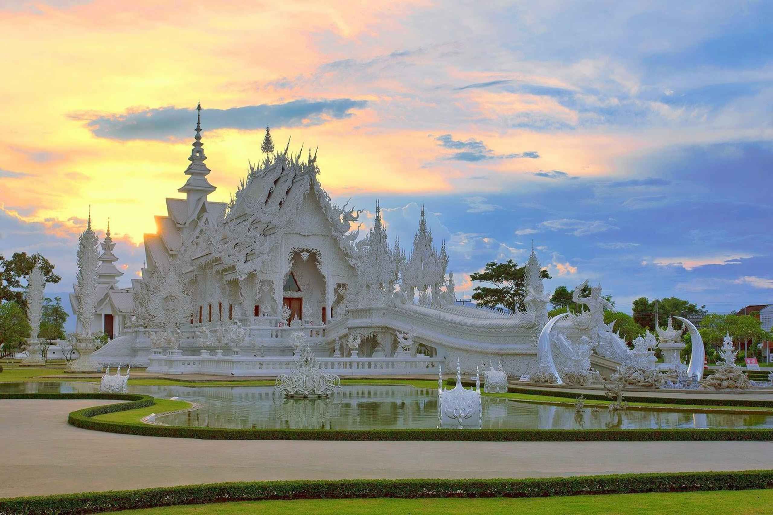 From Chiang Mai: Chiang Rai Temples and Golden Triangle Tour