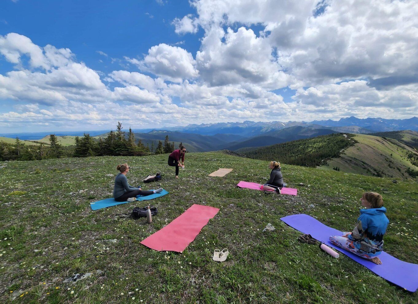 Jasper: Private Helicopter Tour with Mountain Top Yoga