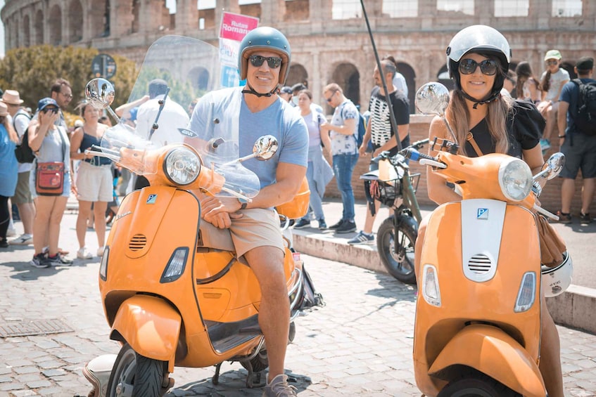 Picture 4 for Activity Vespa tour in Rome & Professional Photoshoot