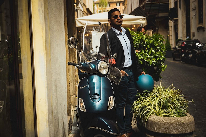 Picture 12 for Activity Vespa tour in Rome & Professional Photoshoot