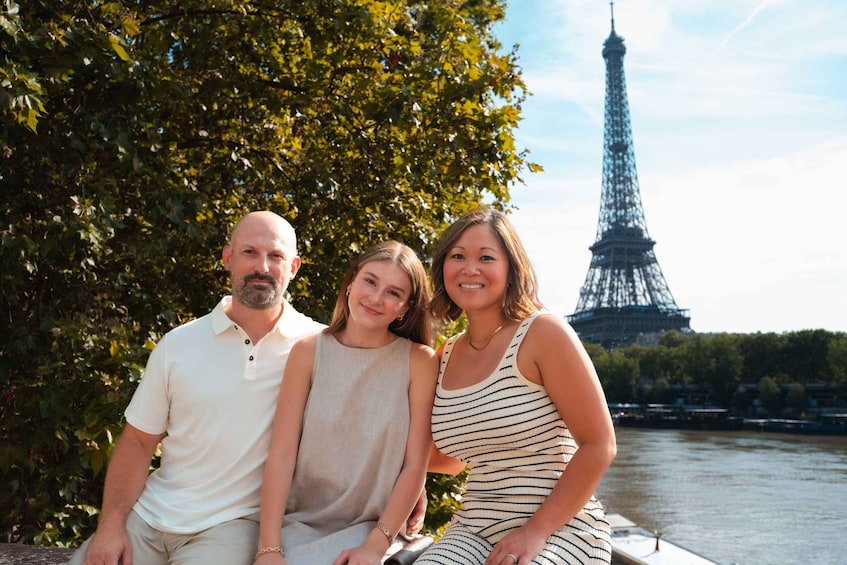 Picture 56 for Activity Paris: Private Photoshoot Near the Eiffel Tower