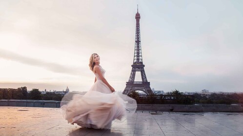 Paris: Private Photoshoot Near the Eiffel Tower