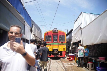 Dari Bangkok: Pasar Terapung dan Tur Sehari dengan Pemandu di Ayutthaya