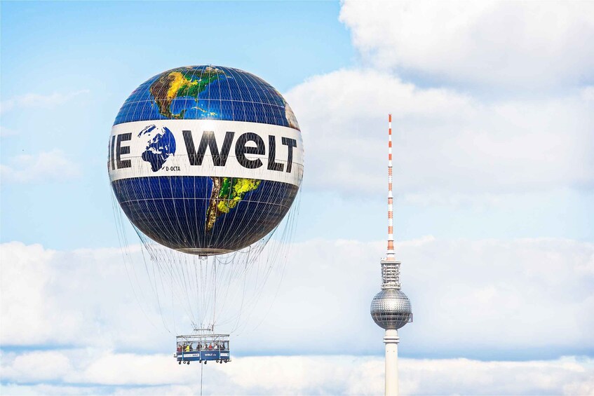 Berlin: Ticket for World Balloon with Perfect View