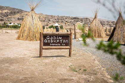 บากู: ทัวร์ Gobustan และภูเขาไฟโคลนครึ่งวันพร้อมทางเข้า